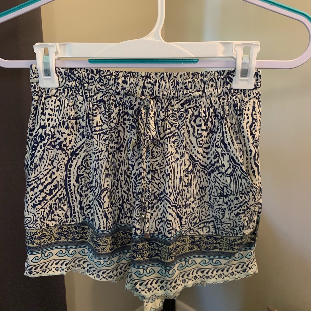 Abstract Mandelaish Flowey Shorts